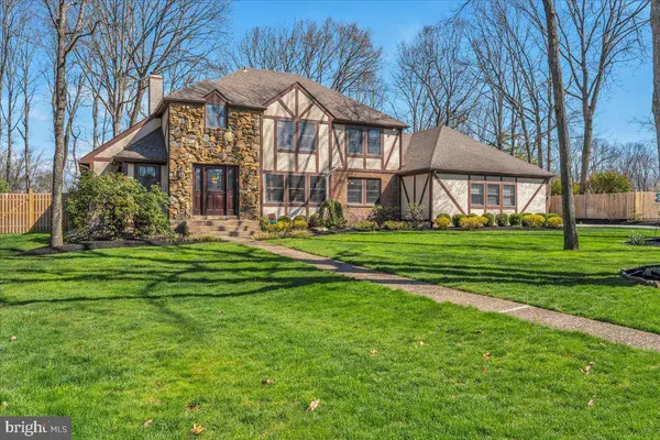 6 EDELWEISS LN, Voorhees, NJ 08043