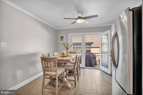 33 RAILROAD AVE, Bellmawr, NJ 08031