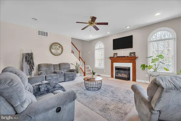 143 RUSSELL AVE, Sicklerville, NJ 08081