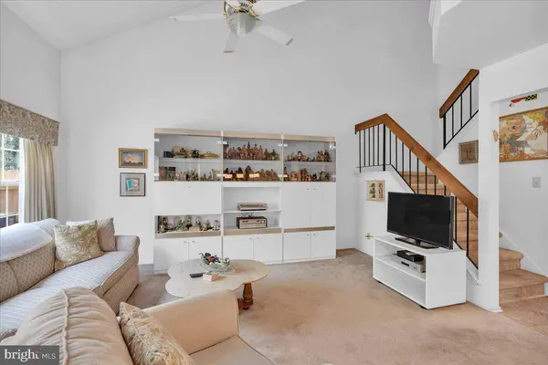 410 JAMESTOWN CT, Mount Laurel, NJ 08054