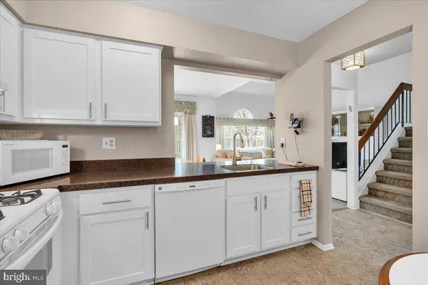 410 JAMESTOWN CT, Mount Laurel, NJ 08054