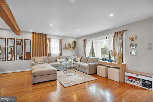 1237 OAKWOOD RD, Haddonfield, NJ 08033