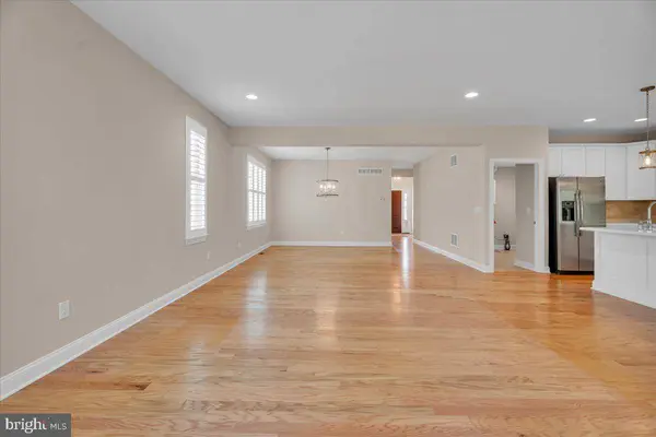 3 REMINGTON DR, West Berlin, NJ 08091