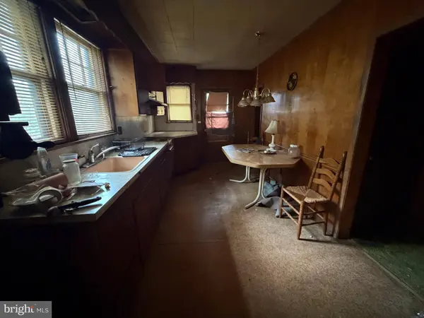 1033 N 36TH ST, Camden, NJ 08105