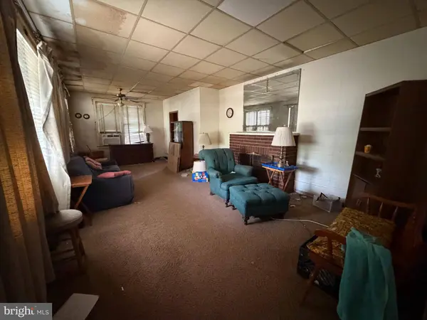 1033 N 36TH ST, Camden, NJ 08105