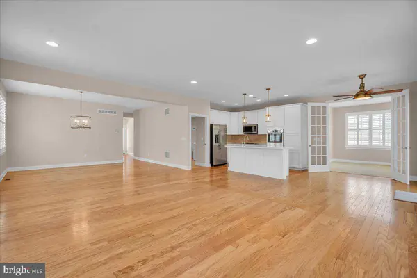 3 REMINGTON DR, West Berlin, NJ 08091