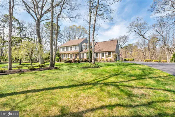 10 FOX HILL DR, Tabernacle, NJ 08088