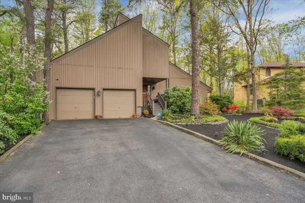 18 BRONWOOD DR, Voorhees, NJ 08043