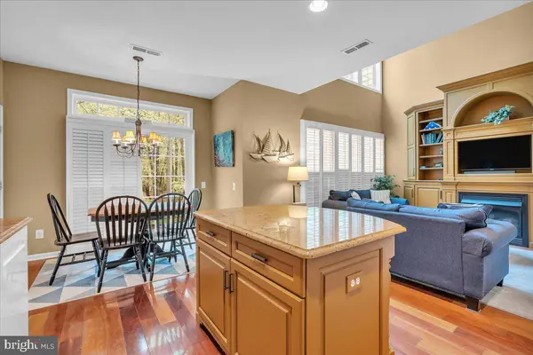 10 WESTFORD DR, Medford, NJ 08055