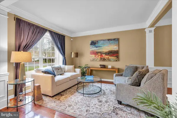 10 WESTFORD DR, Medford, NJ 08055