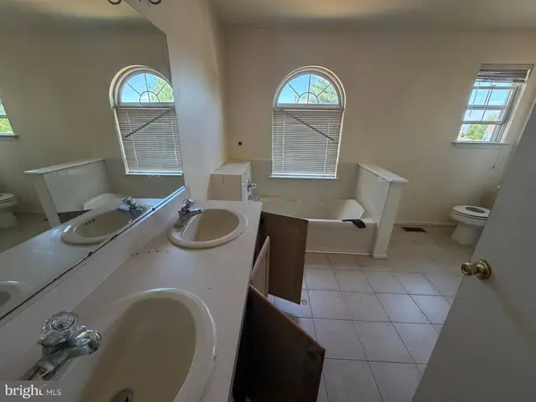 35 WILTONS LANDING RD, Sicklerville, NJ 08081