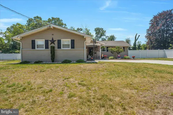 136 WINDING LN, Cinnaminson, NJ 08077