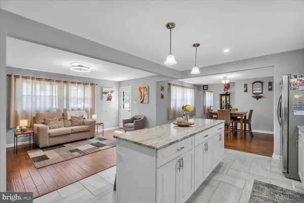 136 WINDING LN, Cinnaminson, NJ 08077