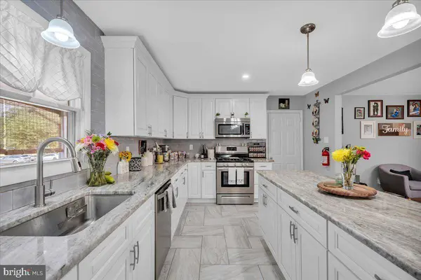 136 WINDING LN, Cinnaminson, NJ 08077