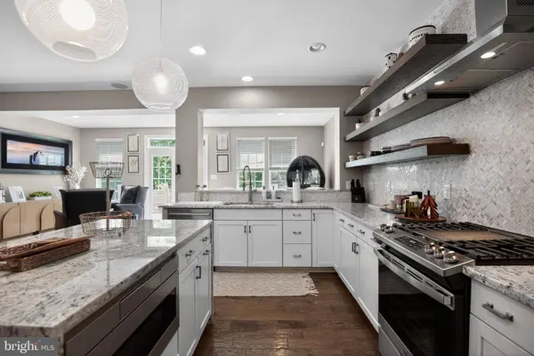 101 ISABELLE CT, Marlton, NJ 08053