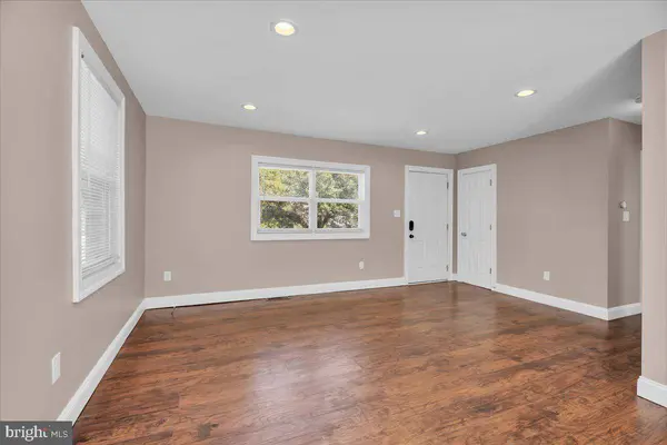 132 EDISON RD, Cherry Hill, NJ 08034