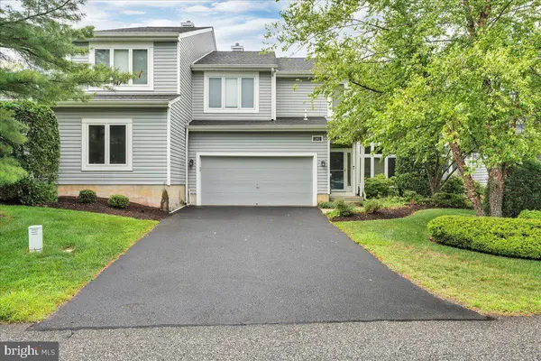 1202 CHAMPLAIN DR, Voorhees, NJ 08043