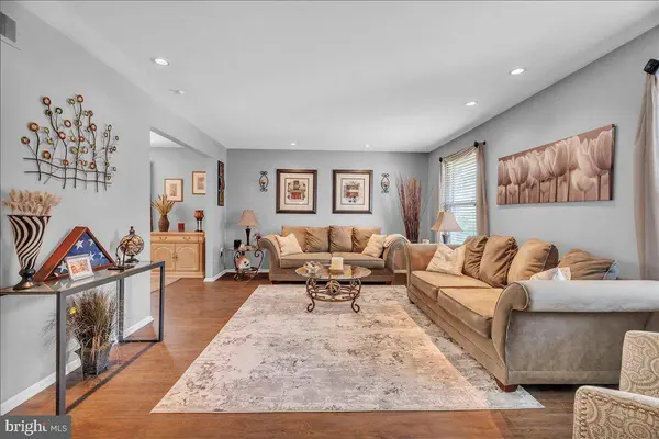 223 NATHANIEL AVE, Cherry Hill, NJ 08003