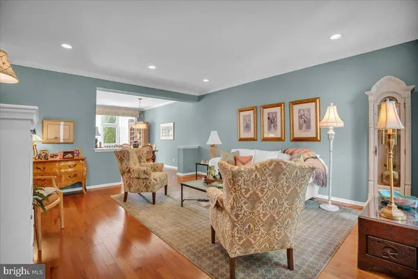 1402 CHAMPLAIN DR, Voorhees, NJ 08043