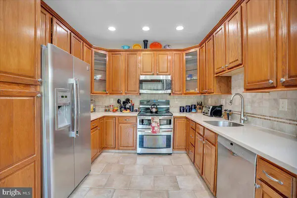 1402 CHAMPLAIN DR, Voorhees, NJ 08043