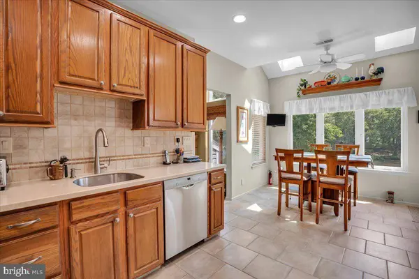 1402 CHAMPLAIN DR, Voorhees, NJ 08043