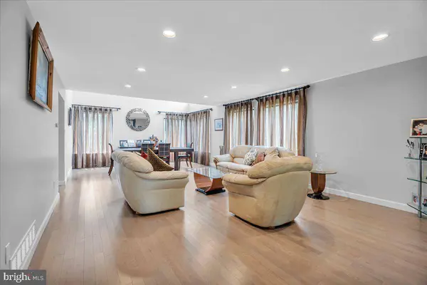 4 JOHNSON LN, Voorhees, NJ 08043