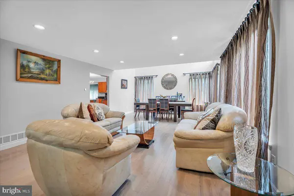 4 JOHNSON LN, Voorhees, NJ 08043