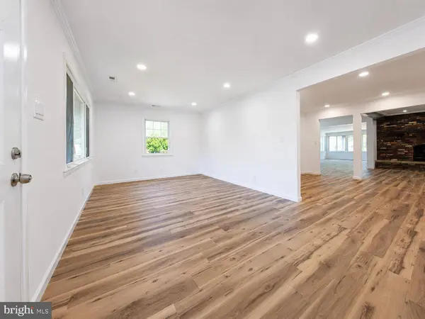 3 FERN CIR, West Berlin, NJ 08091