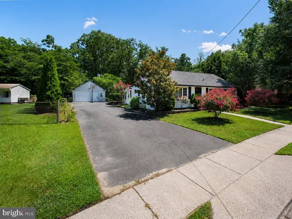 3 FERN CIR, West Berlin, NJ 08091