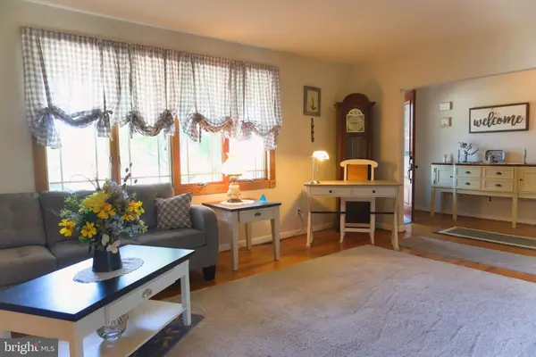 23 SUMMIT AVE, Berlin, NJ 08009