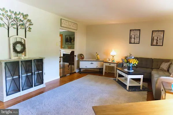 23 SUMMIT AVE, Berlin, NJ 08009