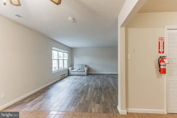205 CHAUCER CT, Mount Laurel, NJ 08054