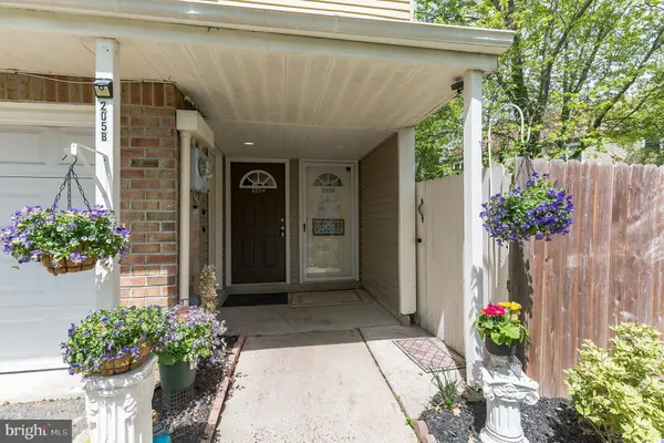 205 CHAUCER CT, Mount Laurel, NJ 08054