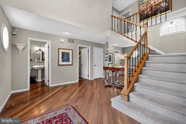 2 DOMINION DR, Marlton, NJ 08053