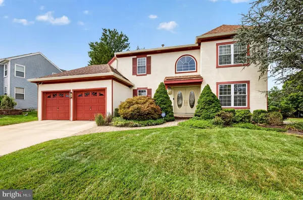 2 DOMINION DR, Marlton, NJ 08053