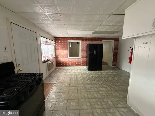 410 MIDDLESEX ST, Gloucester City, NJ 08030