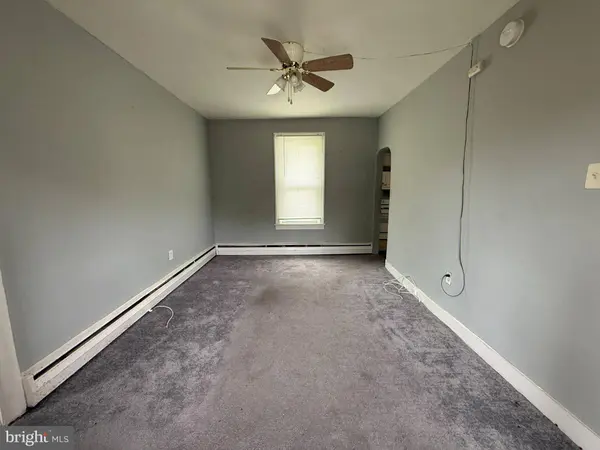 122 PRINCETON AVE, Gloucester City, NJ 08030