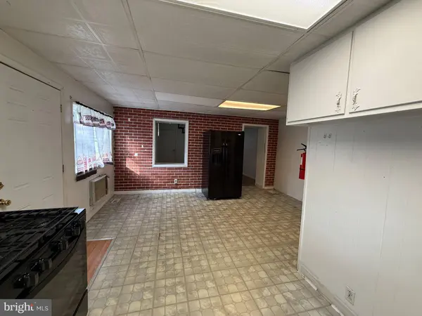 410 MIDDLESEX ST, Gloucester City, NJ 08030