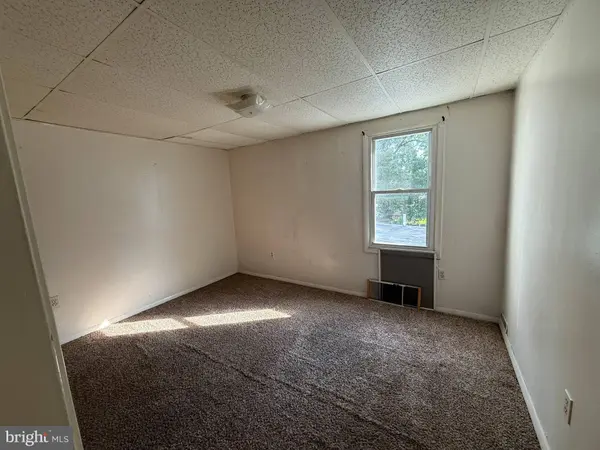 410 MIDDLESEX ST, Gloucester City, NJ 08030