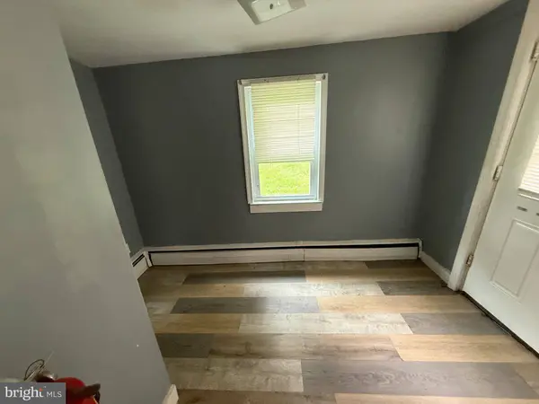 122 PRINCETON AVE, Gloucester City, NJ 08030