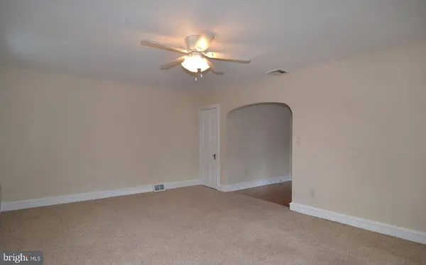 17 W SUMMIT AVE, Haddonfield, NJ 08033