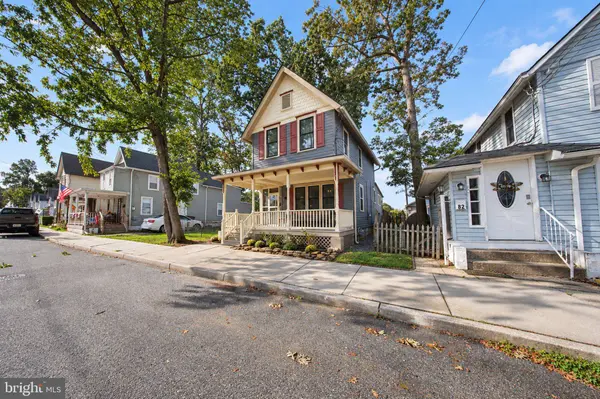 102 WEST AVE, Pitman, NJ 08071