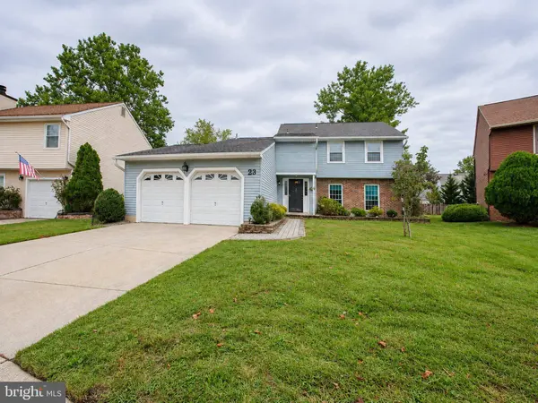 23 IRIS CT