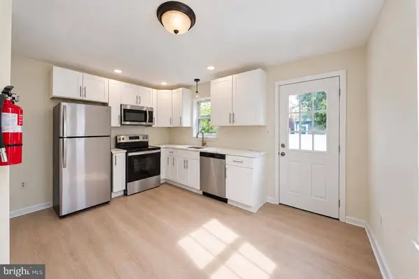 705 POWELL ST, Gloucester City, NJ 08030