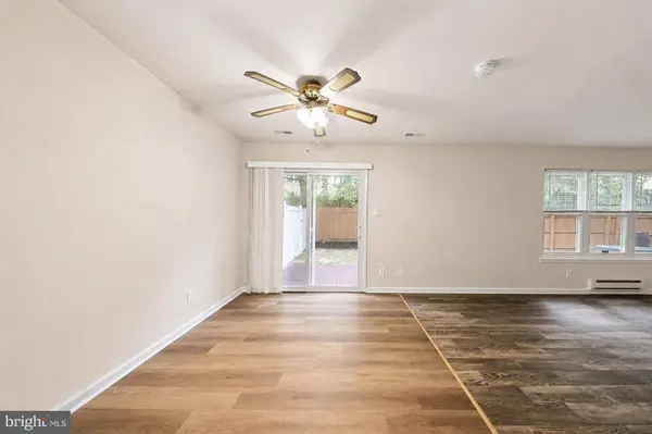 205 CHAUCER CT #A, Mount Laurel, NJ 08054