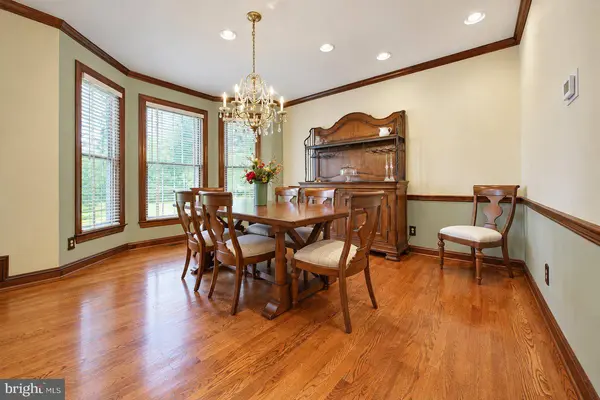 8 YORKSHIRE DR, Voorhees, NJ 08043