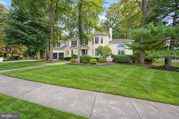 8 YORKSHIRE DR, Voorhees, NJ 08043