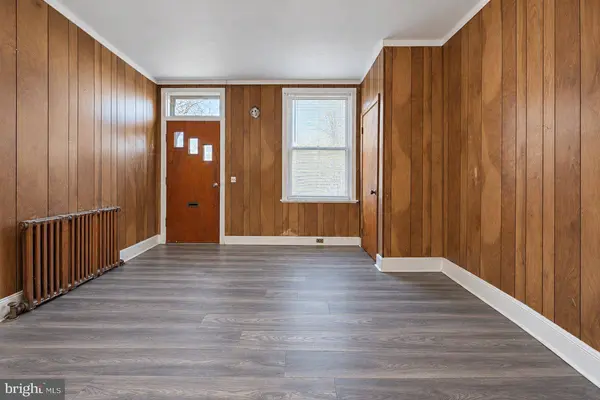 46 E UNION ST, Burlington, NJ 08016