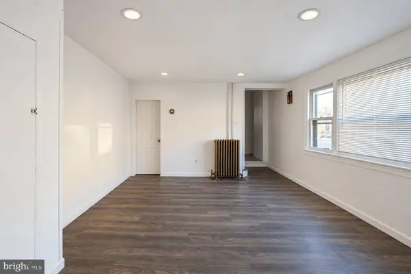 46 E UNION ST, Burlington, NJ 08016