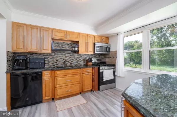 20 RANDOLPH DR, Mount Holly, NJ 08060